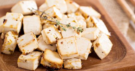 Ser z soi. Smakowite inspiracje z tofu w roli głównej