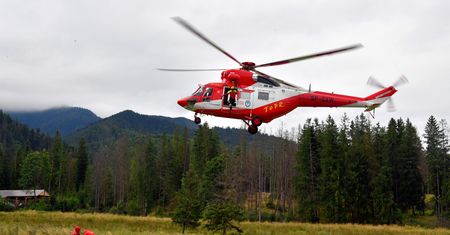 Tatry. Emocje wokół akcji w Jaskini Wielkiej Śnieźnej. Polski Związek Alpinizmu: "odcinamy się"