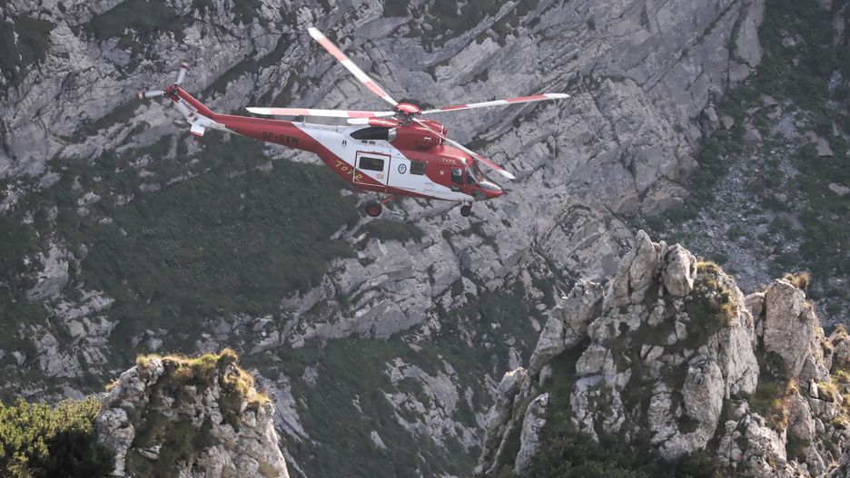 Tatry. Jaskinia Wielka Śnieżna. TOPR wydobył ciała grotołazów