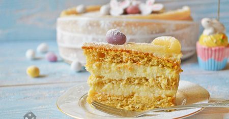 Marcepanowy tort marchewkowy. Błyskawicznie zniknie ze stołu