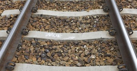 Urle: tragedia na torach. Nie żyje 19-latka