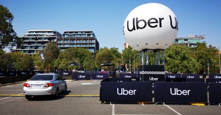 Kierowca Ubera zbrodniarzem wojennym