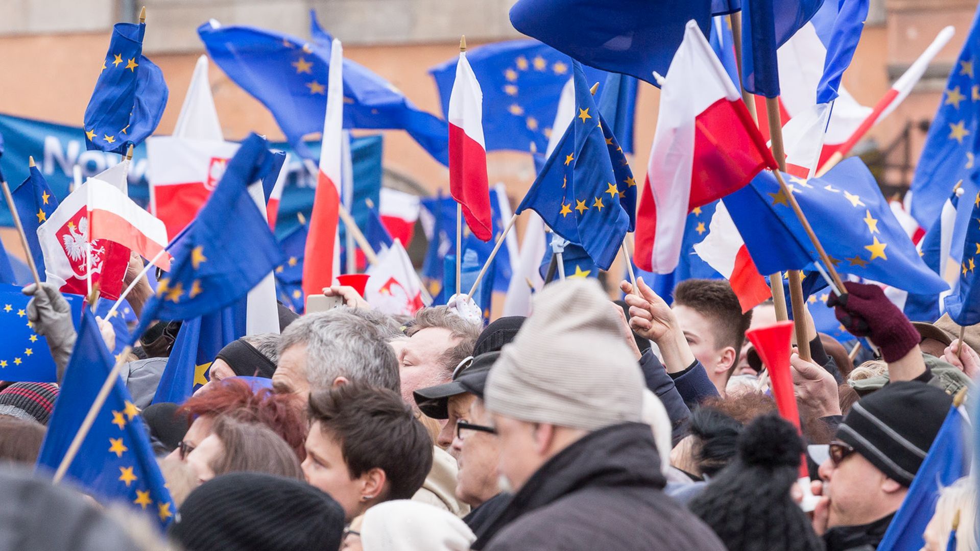 Wychylam w Londynie Tyskie za Polskę! I zagryzam kabanosem