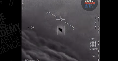 Marynarka Wojenna USA potwierdziła, że ma nagranie UFO. Wszystko dzięki... muzykowi Blink 182