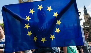 Pomoc uchodźcom może sie opłacić członkom Unii? Komisarz Oettinger zapowiada dyskusję