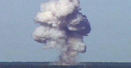 Amerykańska bomba wstrząsnęła światem. Czas pokaże, czy nie chybiła