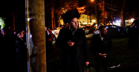 Atak nożownika przy synagodze w USA. Ranni w stanie krytycznym