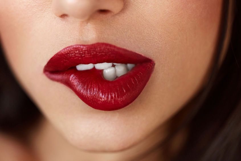 Czerwone usta - jak prawidłowo wykonać czerwony makijaż ust?