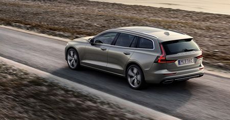 Nowe Volvo V60 już można kupić. Najtańsze i najładniejsze w segmencie