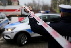 Podwójny wypadek. Ford uderzył w stojący radiowóz