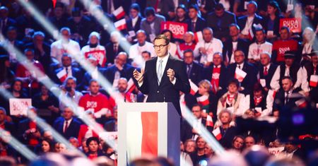 Sondaż. Konfederacja wyprzedza PSL. Lider bez zmian