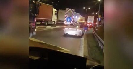 Nie utworzyli "korytarza życia". Policja szuka kierowców z autostrady A2