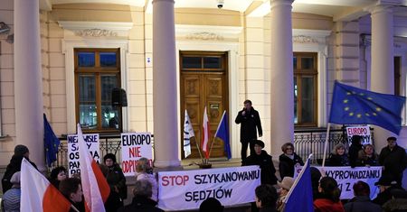Marsz Tysiąca Tóg. W 2009 roku KRS była oburzona. Mówili o "zagrożeniu"