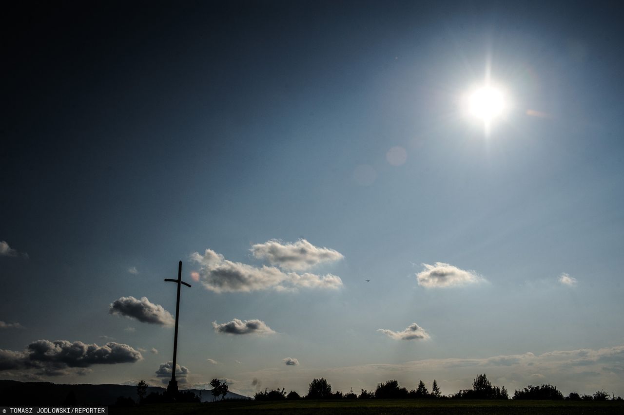 Profanacja wizerunku papieża i Krzyża Trzeciego Tysiąclecia w Bielsku-Białej