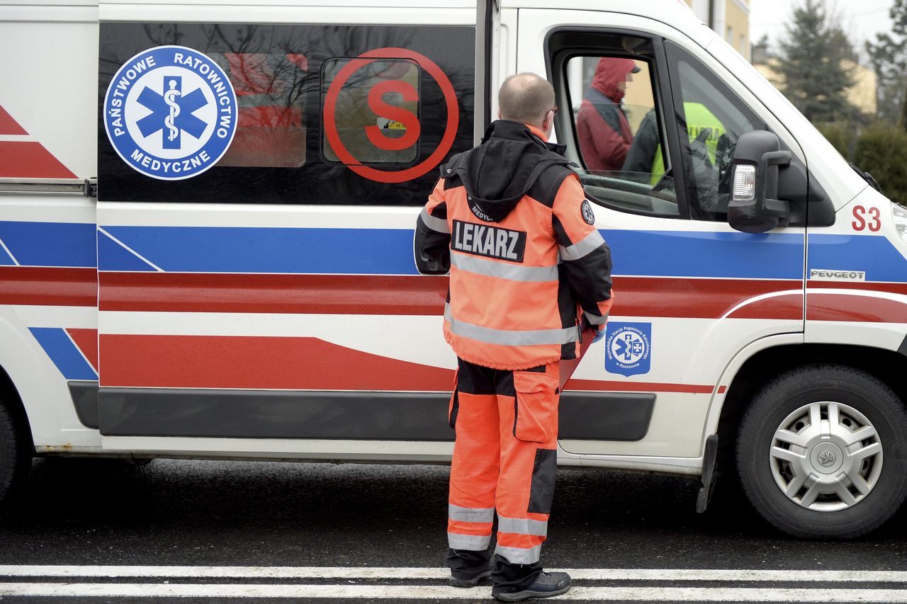 Zgórsko. Jechał z dziećmi prawidłowo. Nagle zostali uderzeni z dużą siłą