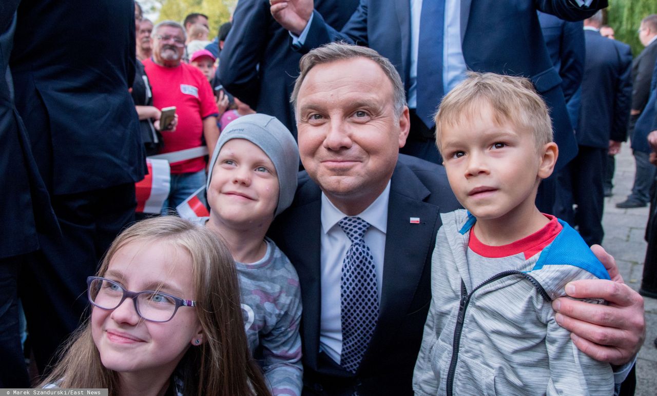 Wasilewski: Andrzej Duda stara się być bohaterem jak z bajki (Opinia)