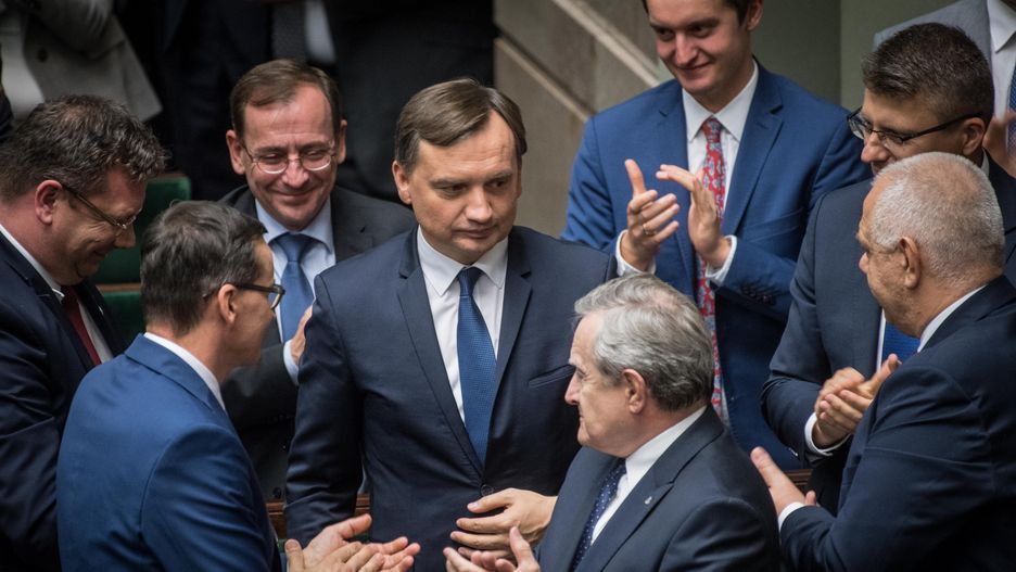 Zbigniew Ziobro i Jarosław Gowin coraz silniejsi w obozie prawicy.