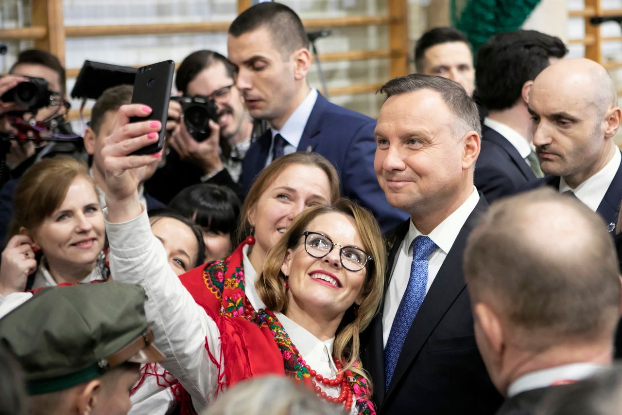 Sondaż. Andrzej Duda wygrywa w 15 województwach