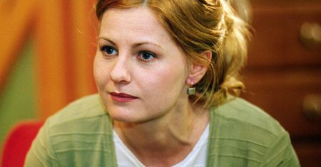 Ewa Skibińska szokuje na Instagramie. Dodała zdjęcie z „kibelka”. 58-latka pozuje w obcisłym body i długich kozakach