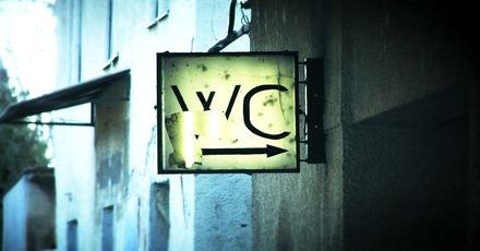 Absurdalne limity na toaletę i prąd w pracy