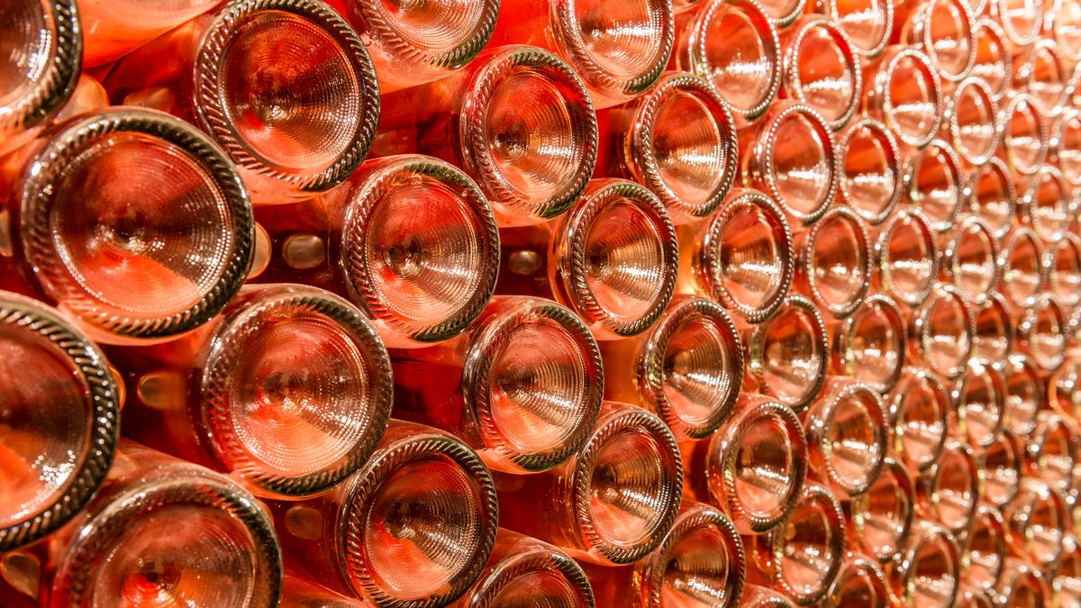 Alkohol i papierosy w przyszłym roku najprawdopodobniej jednak zdrożeją. Najprawdopodobniej, bo  ustawa czeka jeszcze na podpis prezydenta Andrzeja Dudy.