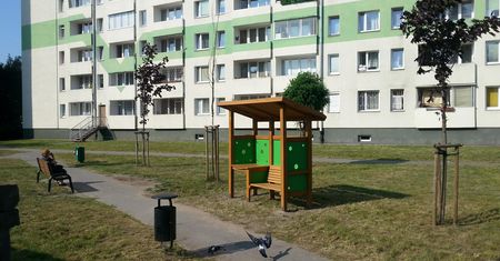Ławki dla karmiących mam. Już są na jednej z warszawskich dzielnic