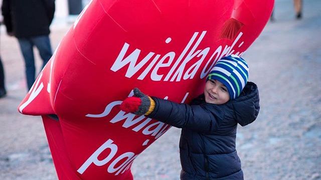 Finał WOŚP trwa, lekarz pokazał, ile to znaczy dla dzieci