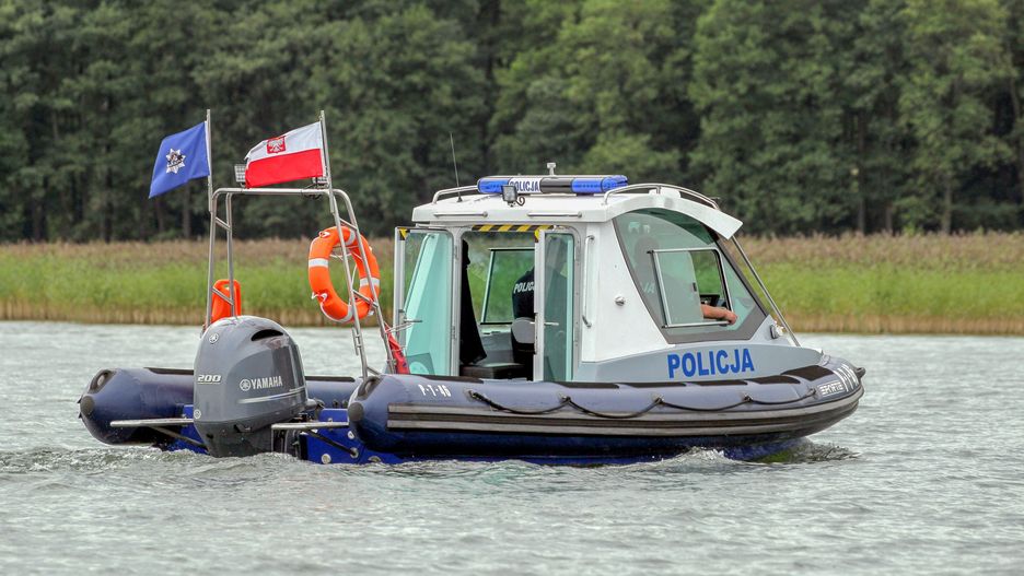 Rano z łodzi wypadło dwóch mężczyzn, dziadek i wnuk