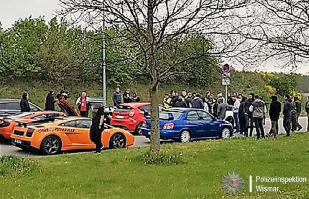Eurorally. Niemiecka policja zatrzymała 120 ekskluzywnych aut. Użyto śmigłowców