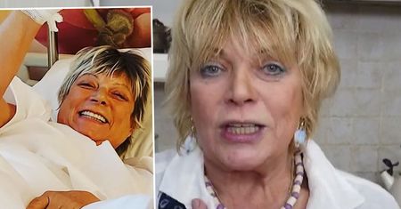 Dorota Stalińska pokazała efekt operacji. Zdjęcie ze szpitala obiegło sieć i wystraszyło fanów. "Czy te palce bolą?"