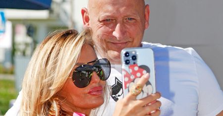 Jacek z "Królowych życia" pokazał się bez koszulki. Fanki przyjaciela Dagmary Kaźmierskiej aż piszczą z zachwytu