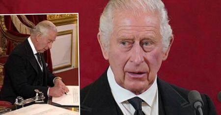 Karol III oficjalnie zaprzysiężony na nowego króla! Fani zwracali uwagę tylko na minę Williama, która wyraziła więcej niż tysiąc słów. Szykuje się ostra rywalizacja