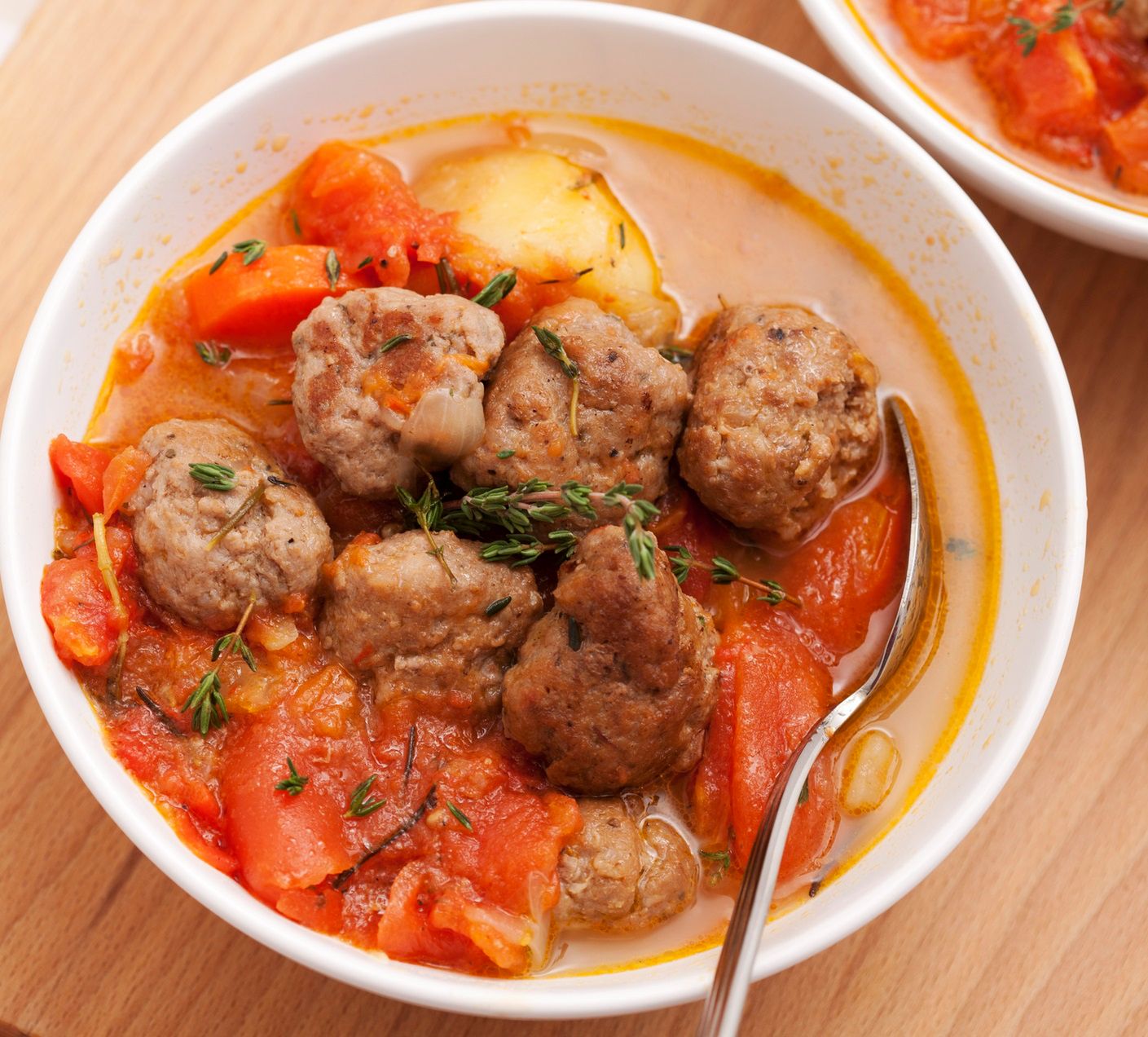 Zupa z pomidorów z wołowymi kuleczkami