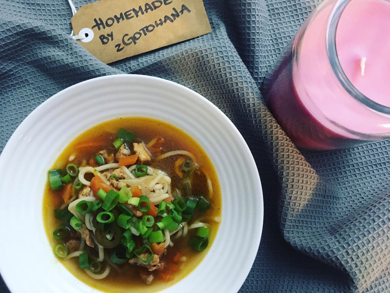 Chińska zupa pełna smaku i aromatu