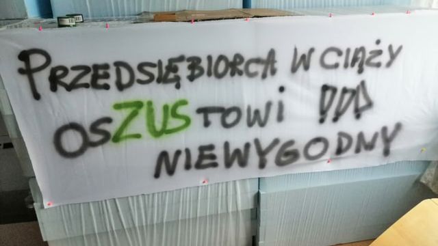 W środę w kilkunastu miastach w Polsce przed oddziałami ZUS-u miały pojawić się kobiety, które prowadzą firmy i którym – jak twierdzą – Zakład niesłusznie zabrał zasiłki macierzyńskie.