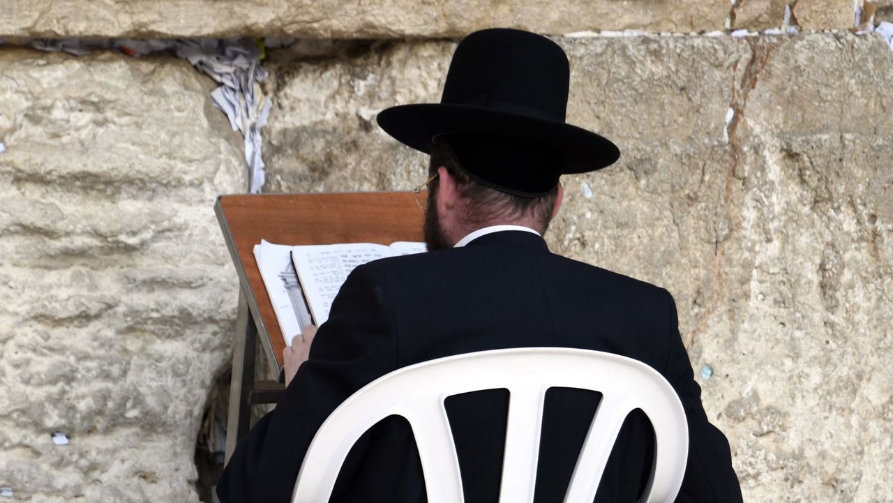 Wypożycz sobie Żyda, parę gejów lub ateistę. I ich przeczytaj