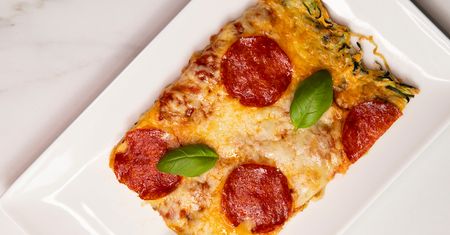 "Pizza" na spodzie z cukinii