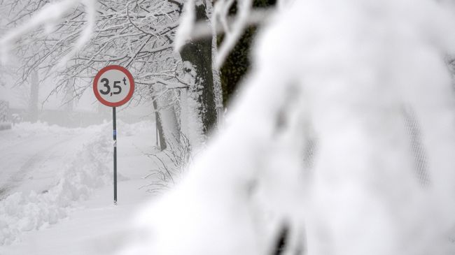 Intensywne opady śniegu w okolicach Kalwarii Pacławskiej