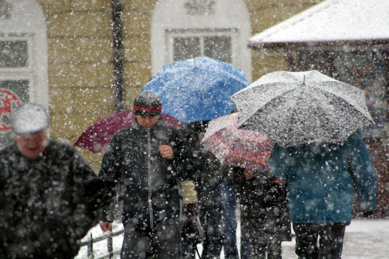 Radykalna zmiana pogody. Niewykluczony śnieg z deszczem