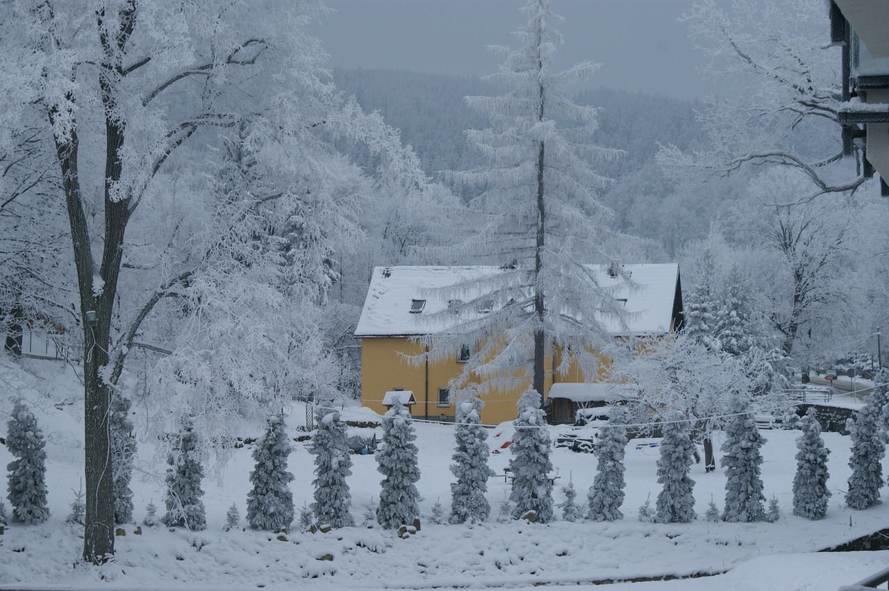 "Przed nami zima stulecia!" – grzmią nagłówki. Instytut Meteorologii odpowiada