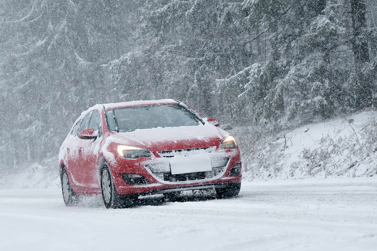 Zima nie odpuszcza. IMGW przewiduje "niebezpieczne zjawiska meteorologiczne"