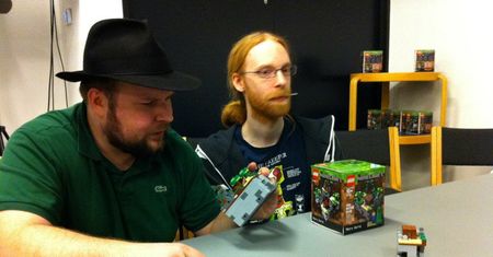 Twórcy Minecrafta bawią się klockami LEGO Minecraft