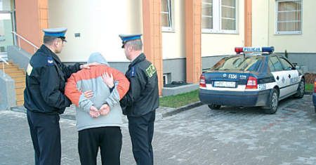 Policja rozbiła gang złodziei samochodów