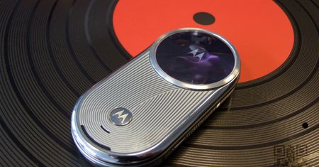 Motorola Aura