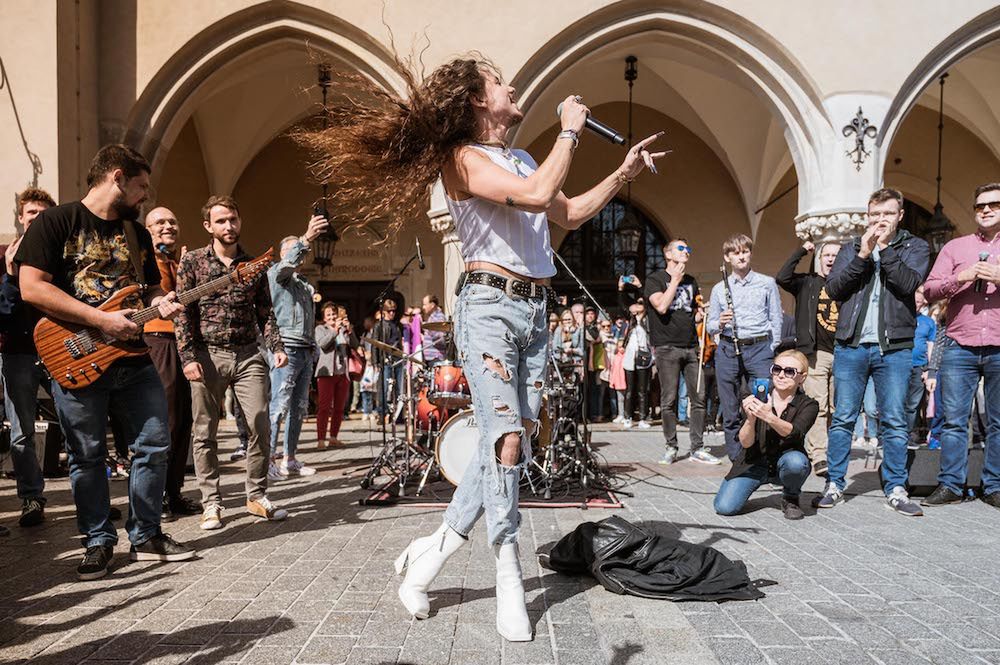 Michał Szpak w Krakowie. Hołd dla Freddie'ego Mercury'ego