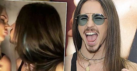 Michał Szpak przyłapany podczas pocałunku z piękną blondynką! Czy to jest jego dziewczyna?
