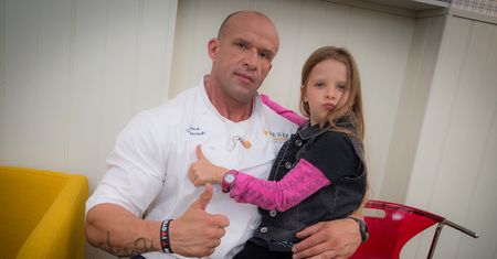 "Top Chef. Gwiazdy od kuchni": Tomasz Oświeciński z córką na planie kulinarnego show