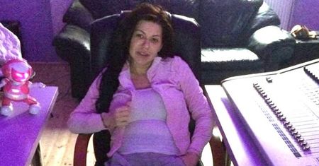 Iwona Węgrowska nie zwalnia tempa. Pomimo zaawansowanej ciąży ciężko pracuje w studiu