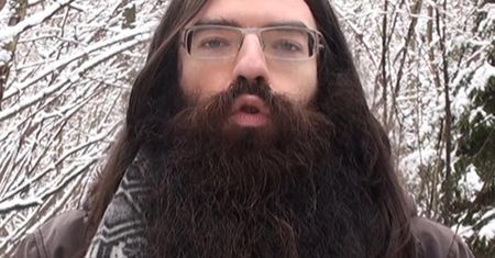 "Chłopaki do wzięcia". Jezus vel Sokrates szuka kobiety na Tinderze. Jak teraz wygląda?