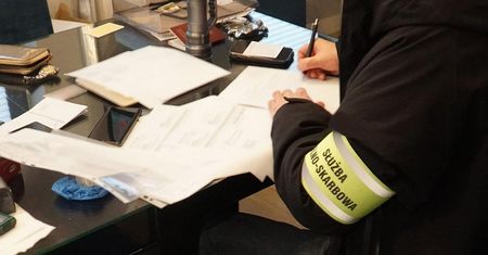 KAS i CBA zatrzymały 45 osób podejrzanych o wyłudzenia VAT